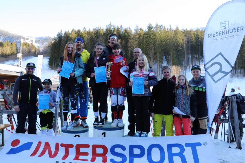 Perfektes Wetter & lässige Stimmung bei der Schulski- und Snowboard-Meisterschaft