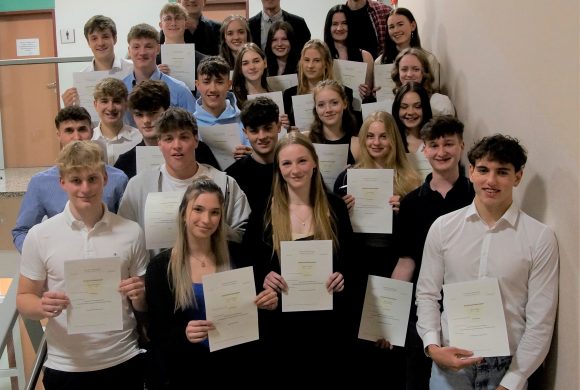 Wir feiern unsere Sportinstruktorinnen und -instruktoren! Wir feiern unsere Sportinstruktorinnen und -instruktoren!