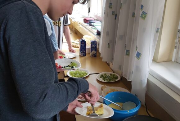 Cuisiner ensemble en classe