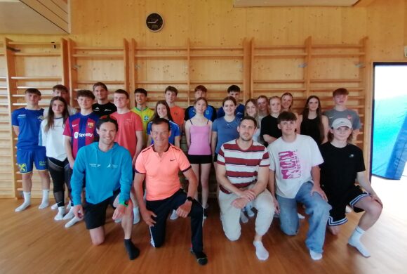 Fit- und Gesundheits-Instruktoren-Ausbildung am BG/BRG Amstetten Fit- und Gesundheits-Instruktoren-Ausbildung am BG/BRG Amstetten