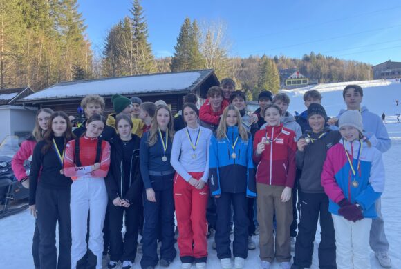 Tolle Erfolge und ein Landesmeistertitel im Ski Cross Tolle Erfolge und ein Landesmeistertitel im Ski Cross