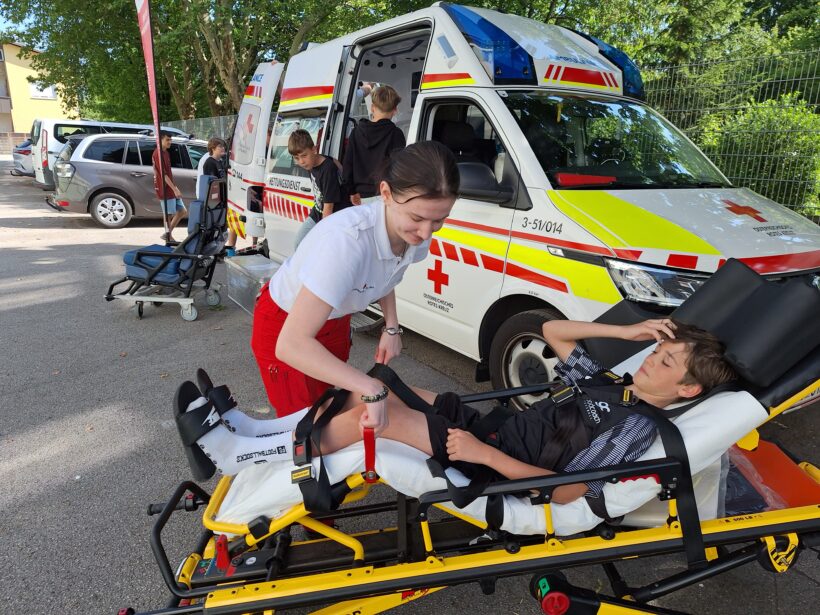 Erste Hilfe und Rotes Kreuz beim Gesundheitstag