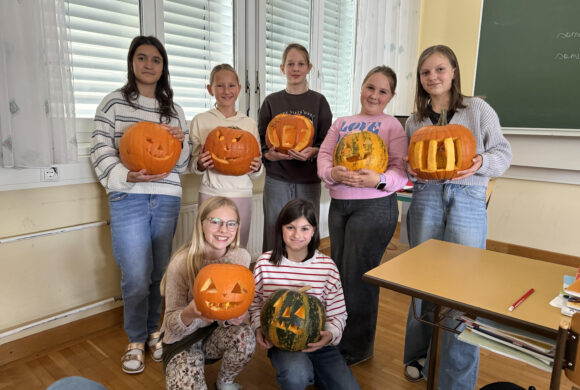 Halloween Pumpkin Carving Competition Halloween Pumpkin Carving Competition