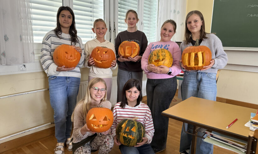 Halloween Pumpkin Carving Competition