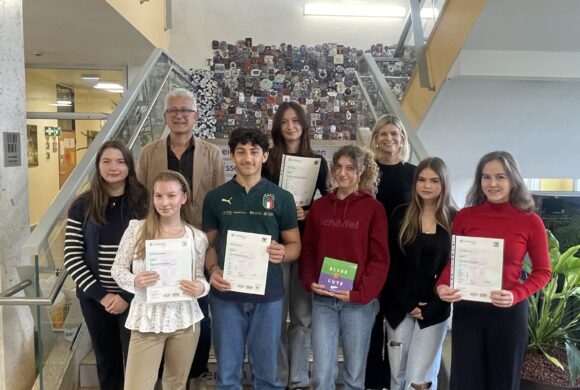 Großer Erfolg für unsere Cambridge-Kandidat*innen Großer Erfolg für unsere Cambridge-Kandidat*innen