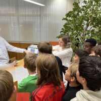 Besuch der 2D-Klasse in der Raiffeisenbank Amstetten