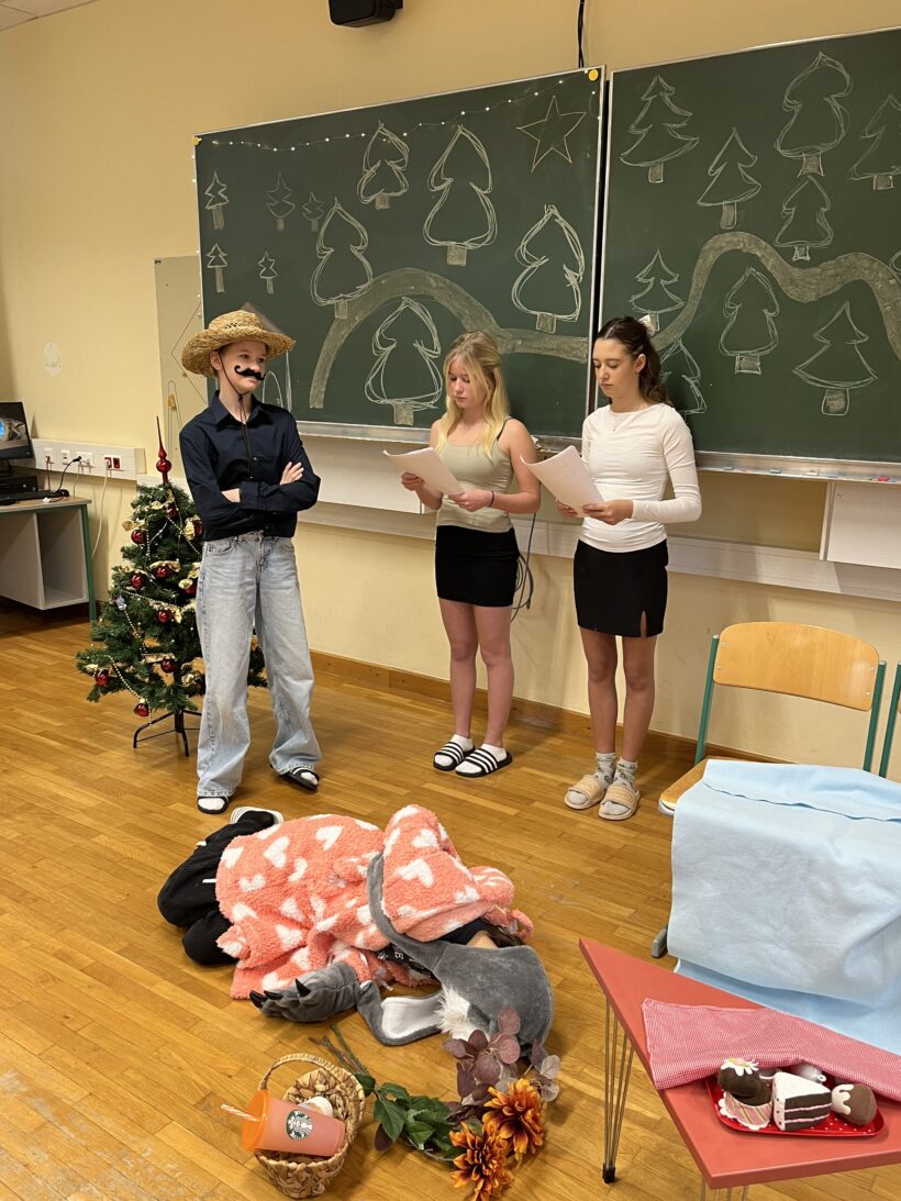 „Little Red Riding Hood“ begeistert Jung und Alt beim Tag der offenen Tür „Little Red Riding Hood“ begeistert Jung und Alt beim Tag der offenen Tür