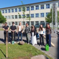 Wurzeln, die bleiben: Ein lebendiges Danke der 8. Klassen