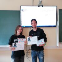 Schülerin und Lehrer bei Literaturwettbewerb siegreich
