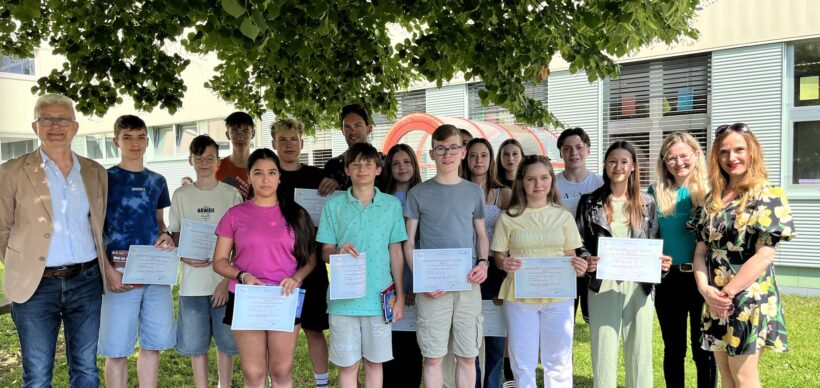 Hervorragende Leistungen beim Französisch-Zertifikat „DELF“ Hervorragende Leistungen beim Französisch-Zertifikat „DELF“